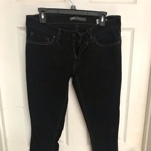 Levi’s too superlow